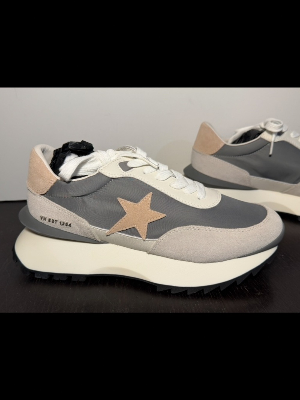New NWOB Vintage Havana Major Shoes Sneakers Grey/Pink Blush/Multi Womans 9